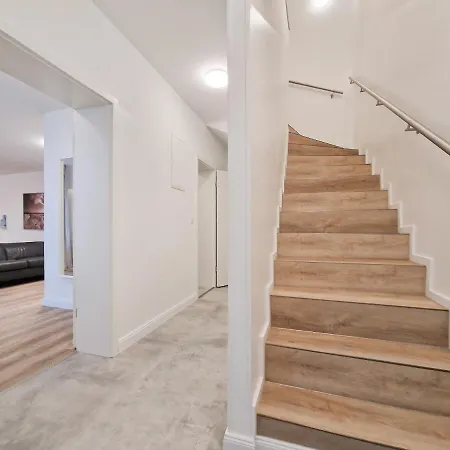 Appartement Tolstov - With 3 - 15 Min Messe Dus & 10 Min Old Town Dus *